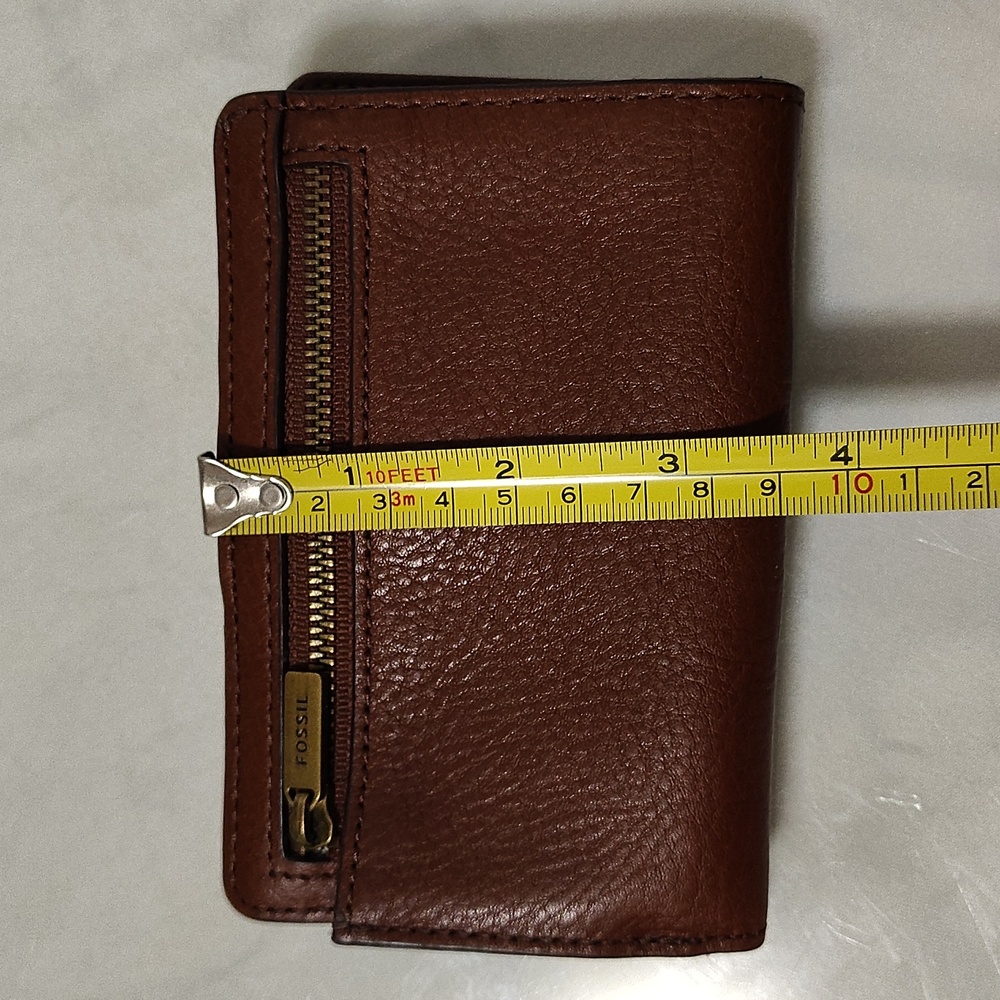 Fossil Tan Leather Wallet with Gold Accent - Picture 8 of 10